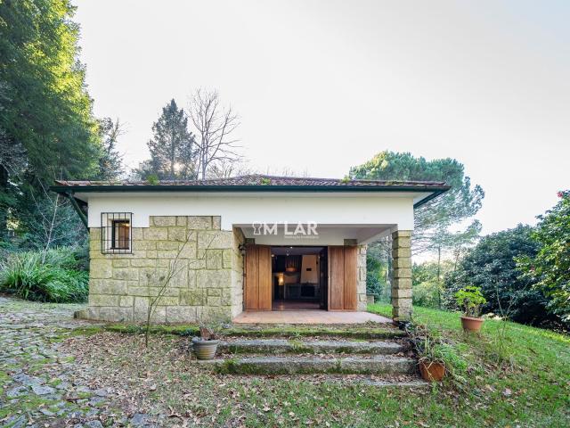 Quinta com 3200 m2 em Vieira do Minho – Gerês