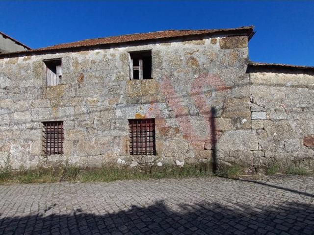 Quinta com 33.206 m2 em Casais, Lousada