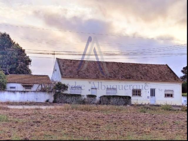 Quinta com 3 Habitações | Pinhal Novo | Terreno 5.400 m²