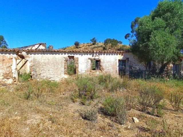 Quinta com 3 Ruínas | 22 hectares | Mariais | S.B.Messines |. 216m² São Bartolomeu De Messines