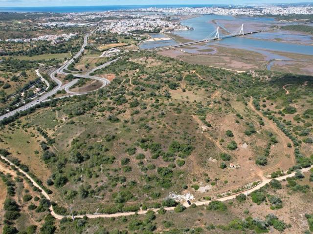 Quinta com 4,2 hectares em Estombar, ideal para projeto agrí. 60m² Estômbar e Parchal