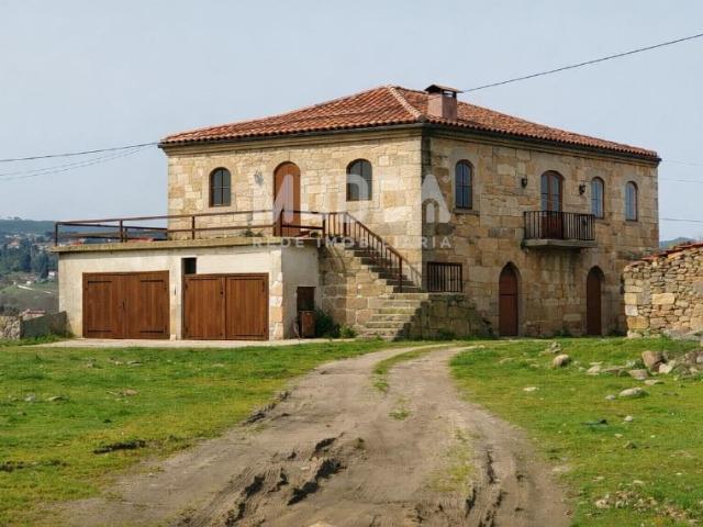 QUINTA COM 66.000m² A 5 MINUTOS DE CHAVES