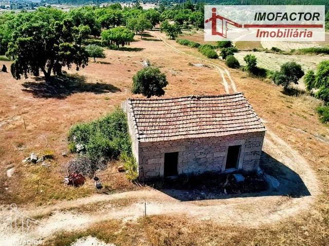 Quinta com 6,8 Hectares e Casa em Granito Concelho de Idanha a Nova