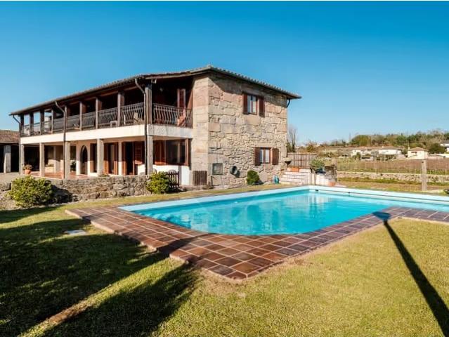 Quinta com 77.763m2, em Amares!