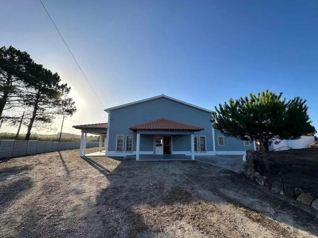 A dos Cunhados QUINTA COMERCIAL COM UM TERRENO DE 9630 METROS