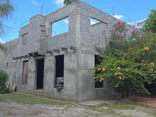 Quinta con terreno amplio con potencial de negocio en área comercial