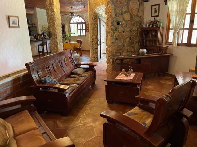 QUINTA CAMPESTRE EN VENTA, UBICADA EN POBLADO LA LIMA, PARRILLA