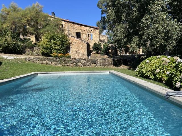 Quinta centenária, c/ charme, vista Serra da Estrela, terren. 0m² Ferro