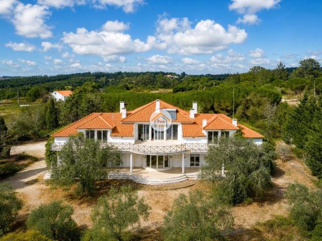 Quinta do Vale Tesoureiro — propriedade com 12.576 m² em Igreja Nova, Mafra