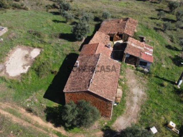 Quinta da Ribeira com Casas para Recuperar e 4.5ha de Terreno Souto da Casa