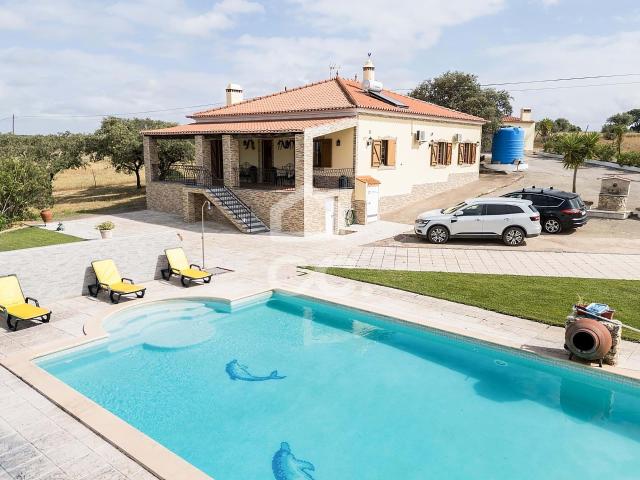 Quinta de Charme de 5250m2 c/ Moradia T3 e Piscina | Amareleja