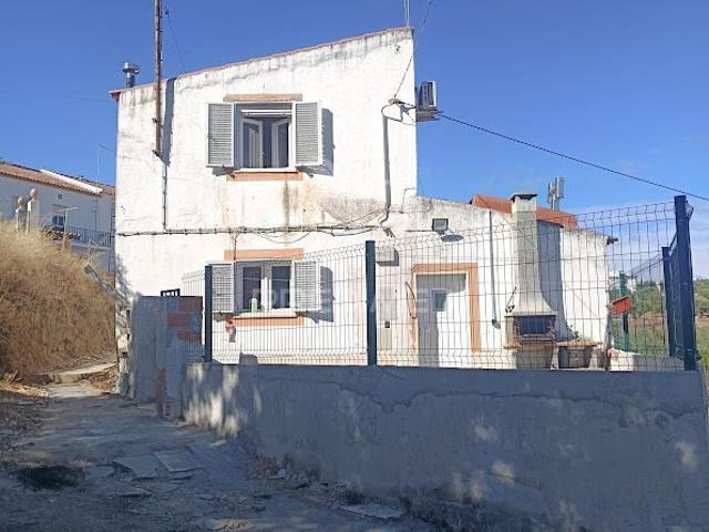 Quinta de 10.500 m² com Moradia T3, Piscina e Garagem | Alentejo I Borba