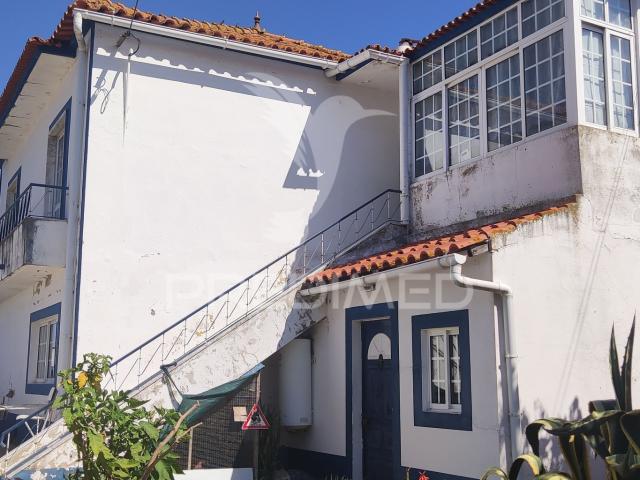 Quinta de 16660 m2 Moradias T3 E T2 e 1 Pavilhão 487 m2