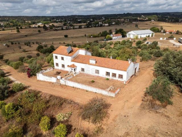Quinta de 7 Hectares com Vista Privilegiada sobre Évora com. 0m² Canaviais