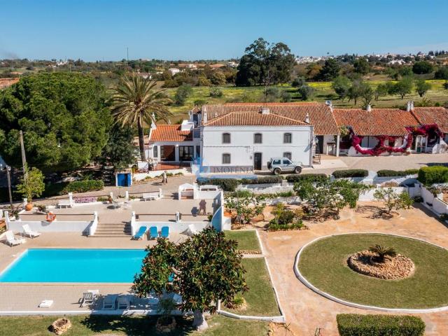 Quinta de Charme no Algarve – Entre a Guia e Vale de Parra 860m² Guia