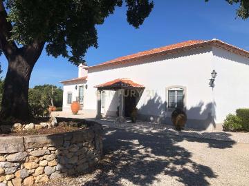 Quinta de Luxo na Serra da Arrábida – Um Refúgio Exclusivo no Coração da Natureza