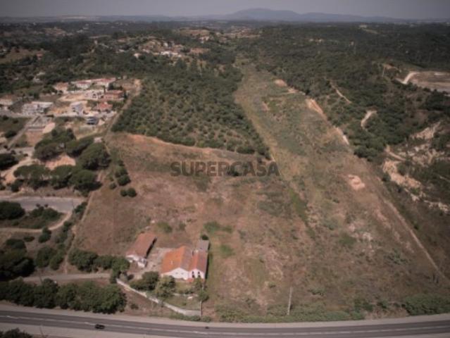 Quinta de Santa Sofia: Uma Joia Neogótica com 15,5ha em Azambuja