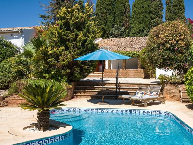 Quinta de quatro quartos, muito privada, com piscina, no cor. 387m² Loulé São Sebastião