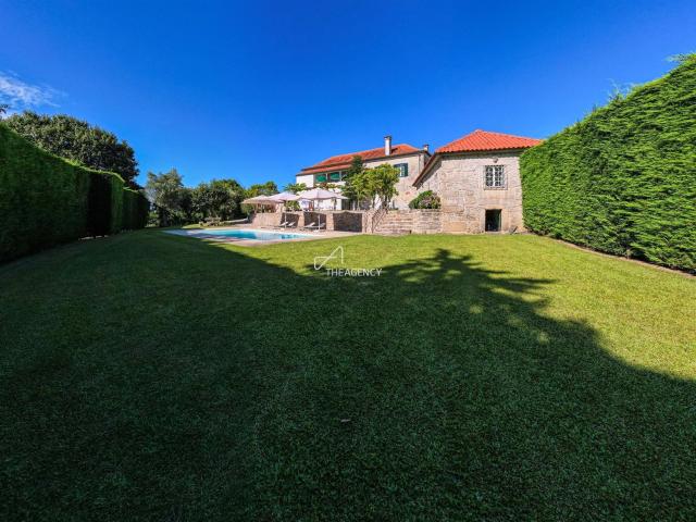 Quinta em Barcelos 502m² Cossourado e Linhares