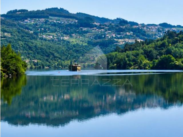 Quinta em Marco de Canaveses 22 artigos junto ao Rio Douro