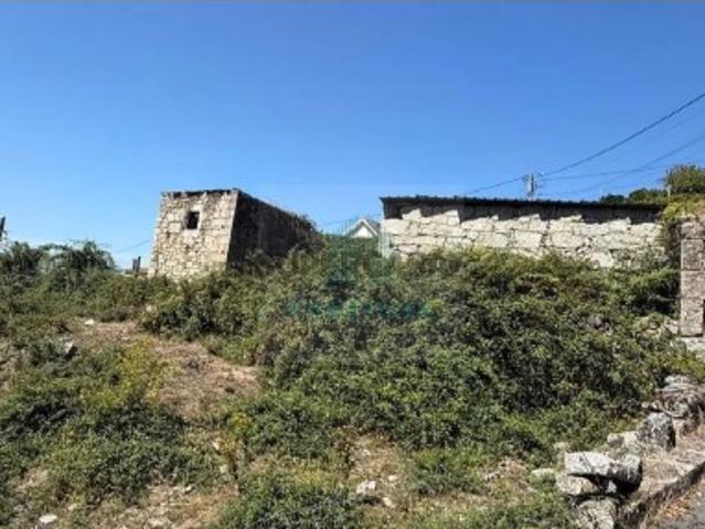 QUINTA EM PAÇO /ARCOS DE VALDEVEZ COM RUINA
