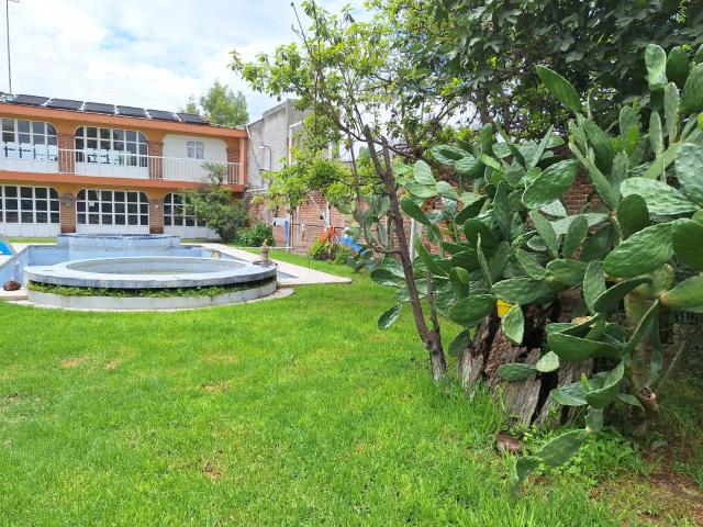 Quinta en Lomas de la Providencia con 5 rec?maras y alberca con jacuzzi