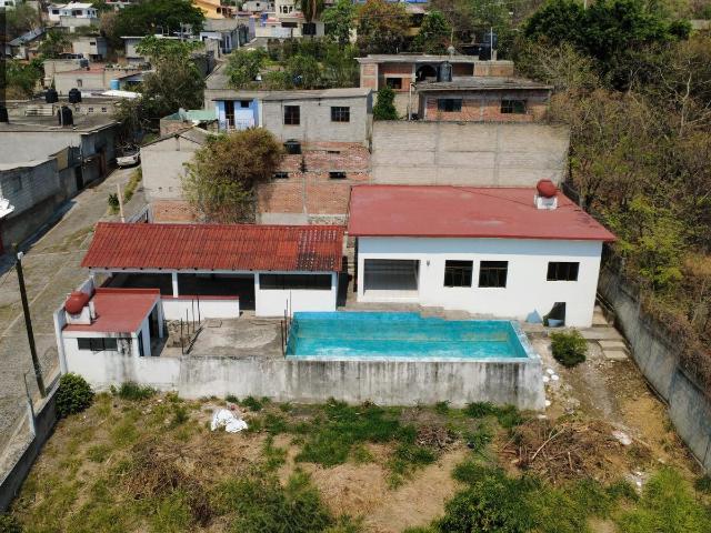 Quinta en venta con alberca privada y amplio terreno en Temixco Morelos