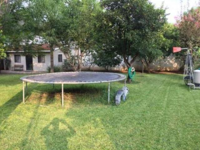 Quinta en Venta con Alberca y Árboles Frutales en Jardines de la Silla