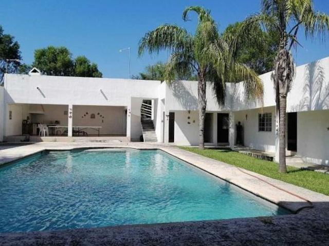 Quinta en venta en Santiago, Fracc. Misión Antigua