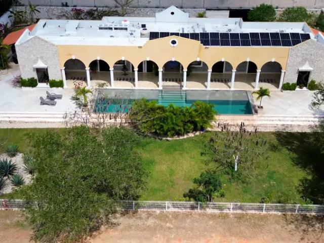 Quinta en Venta en Sierra Papacal, Mérida con Amplio Terreno y Piscina