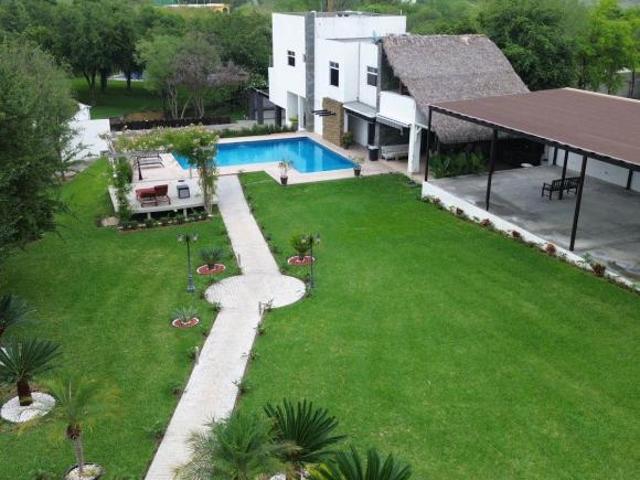 QUINTA EN VENTA MISION ANTIGUA SANTIAGO N.L