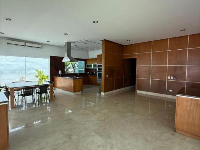 QUINTA EN VENTA PORTAL DEL NORTE, ZUAZUA