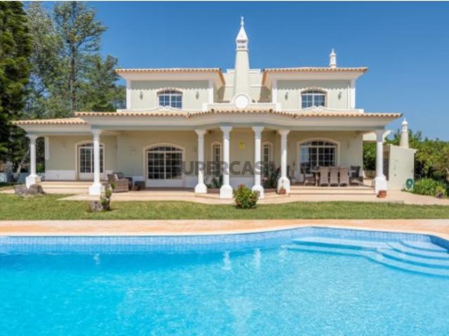 Quinta Excecional com Piscina, grande pomar de citrinos e anexo com armazém agrícola em Boliqueime, Algarve