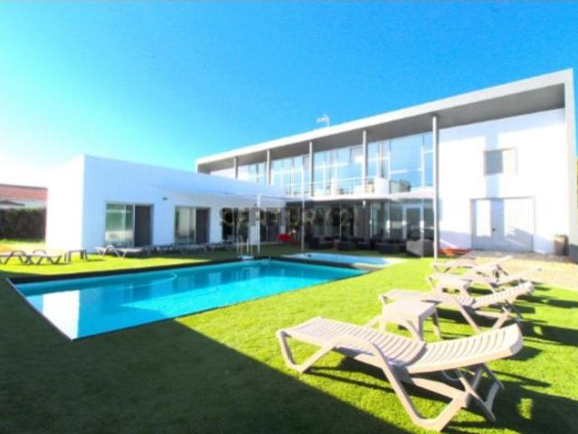 Quinta Exclusiva com Moradia T4, Bungalows e Excelente Potencial de Investimento, Mourisca
