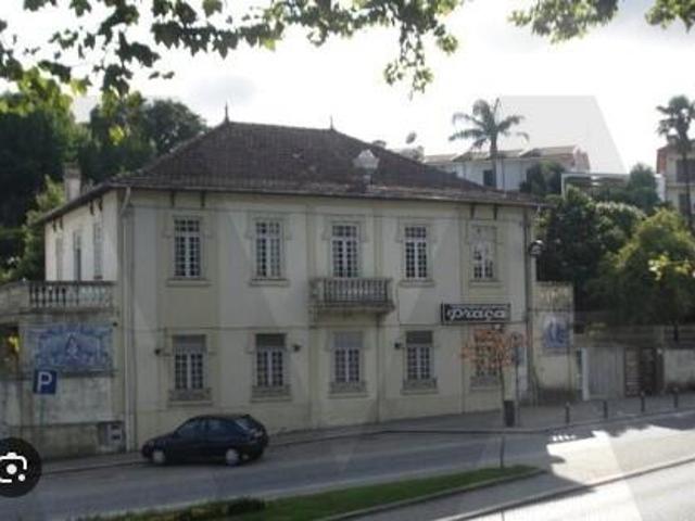 QUINTA DO LORETO HISTORICA COM 1HA NO CORAÇAO DE LOUSADA NORTE DE PORTUGAL