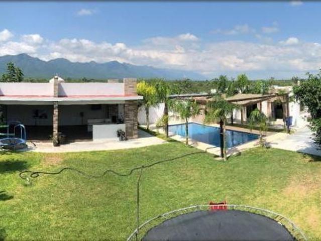 Quinta Ideal en Fraccionamiento Privado, hacienda Los Villarreal, Salinas Victoria, N.L