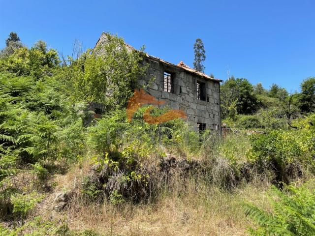 Quinta isolada na vila de Avô, Oliveira do Hospital