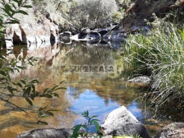 Quinta junto ao rio Seia