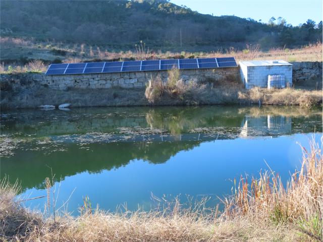 Quinta Orgânica com 43 Hectares cerca de 107 Acres com duas ruínas de pedra para recuperar, muitas auto rega e Vistas Incríveis e Painéis Solares
