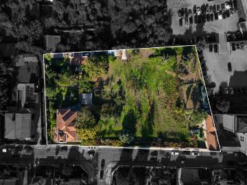 Terreno para construção em altura com Palacete Santo Tirso