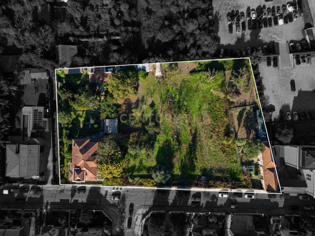 Terreno para construção em altura com Palacete Santo Tirso