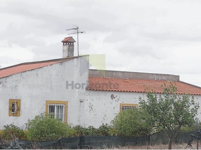 QUINTA NO ALENTEJO COM CERCA DE 6 HECTARES