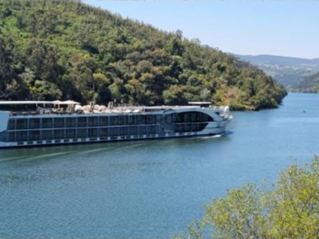 Quinta no Douro com Projeto Hoteleiro | Vista Rio | Praia Privativa | Sebolido
