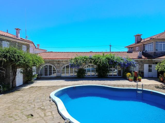 Quinta com 14316m² junto ao aeroporto com 12 Quartos