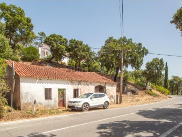 Quinta para recuperar com Vista Serra e Mar em Monchique