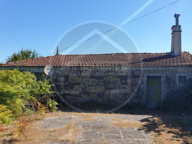 Quinta para restauro em Covas