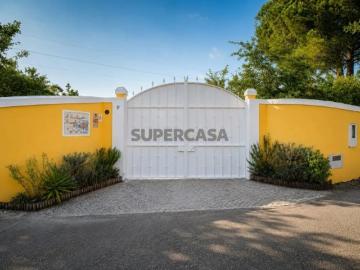 Quinta privada T4 em Vale Moinhos, Cartaxo · A1 a 5 min · Lisboa a 45 min · Construção 2000