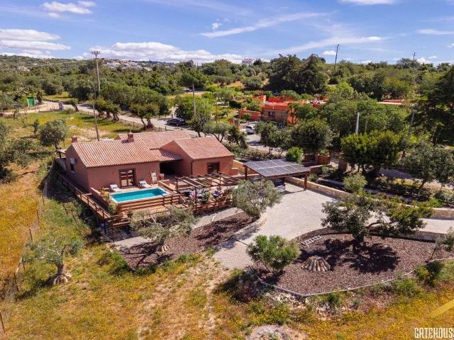 Quinta renovada com 3 quartos em Santa Bárbara de Nexe, Alga. 147m² Santa Bárbara De Nexe