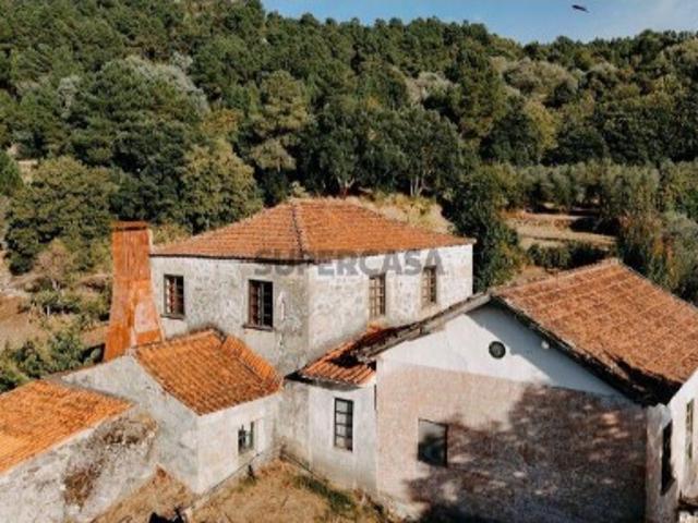 Quinta rural T4 em Longa de 99999 m²