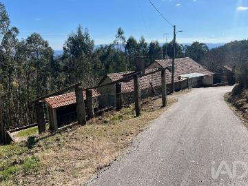 Quinta rural T4 em Santa Cruz da Trapa e São Cristóvão de Lafões de 200 m²